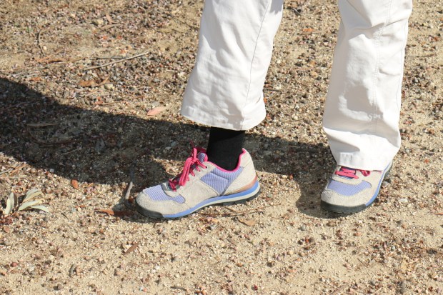 Hiking Lady testing out the Massdrop Fitsoks